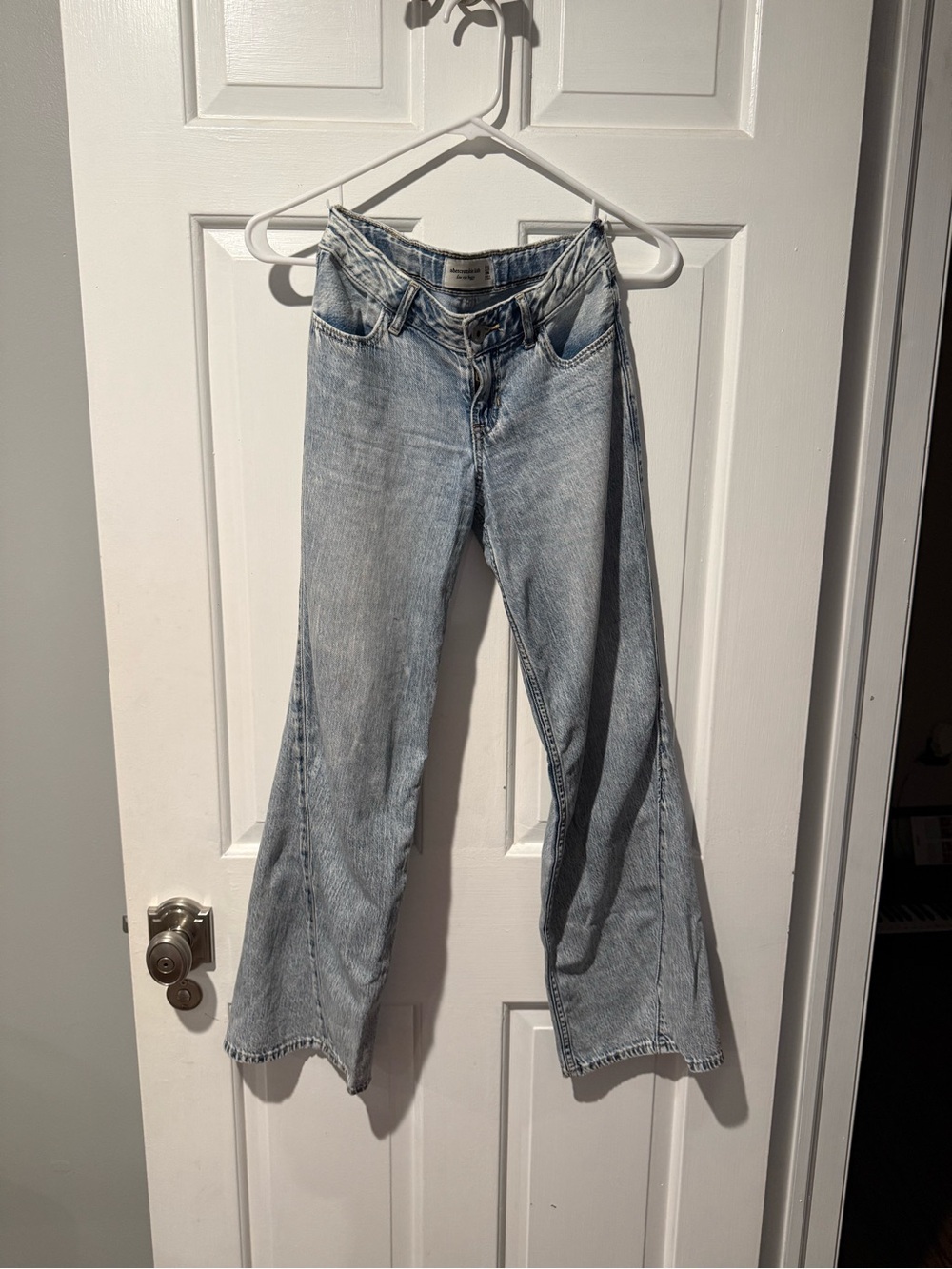 Abercrombie - Light Wash Girls Low Rise Baggy Jeans